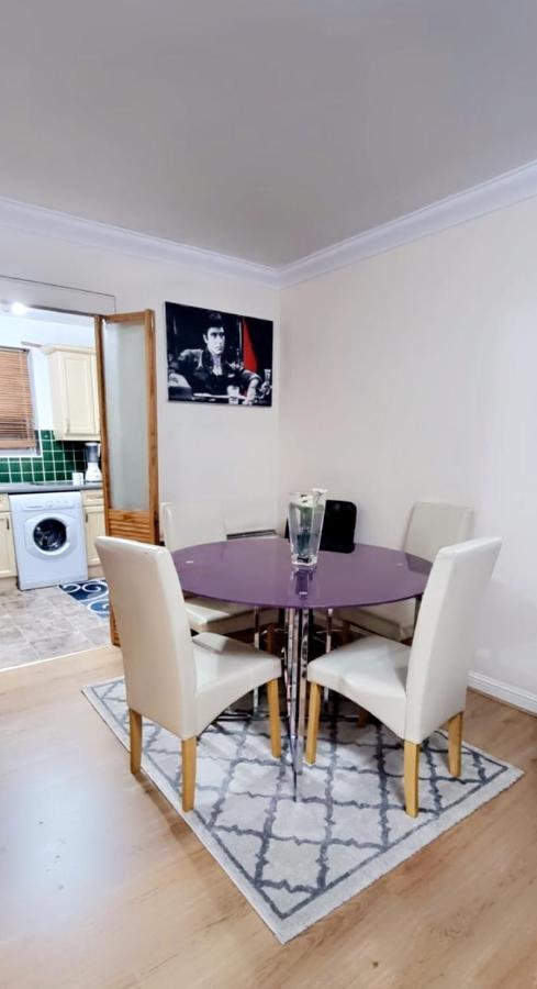 2 Bedroom Apartment - Greater London Ντάγκεναμ Εξωτερικό φωτογραφία