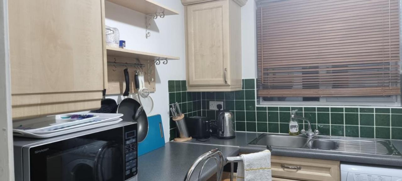 2 Bedroom Apartment - Greater London Ντάγκεναμ Εξωτερικό φωτογραφία